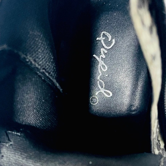 Qupid Round Toe Elastic Gore Chunky Platform Ankle Booties in Stone Snakeskin - Picture 10 of 12